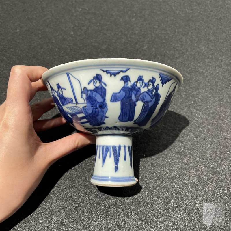 明嘉靖 青花十八学士图高足碗 - 图3